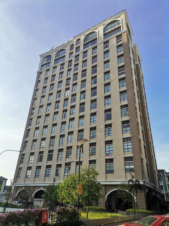 Apartment Pinnacle Kelana Jaya *